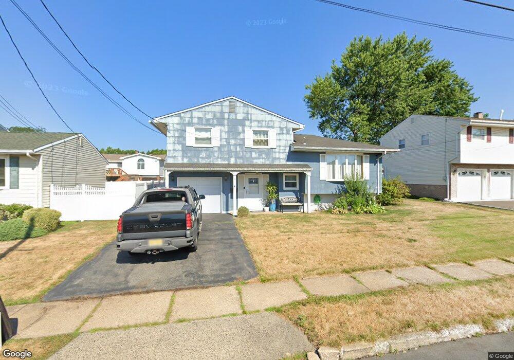 9 Bayberry Ct, Port Reading, NJ 07064 - photo 1