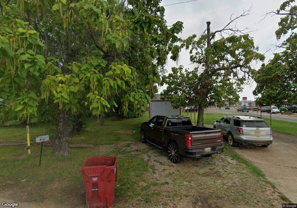 216 N E St, Hugo, OK 74743 - photo 1