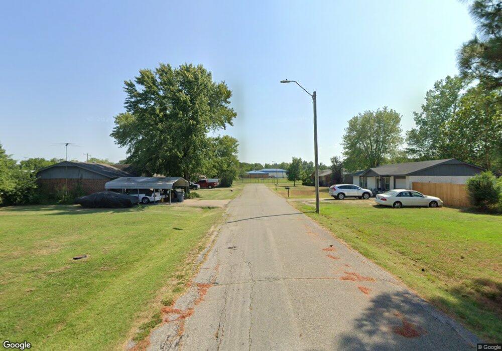 411 N Dakota Ave, Haskell, OK 74436 - photo 1