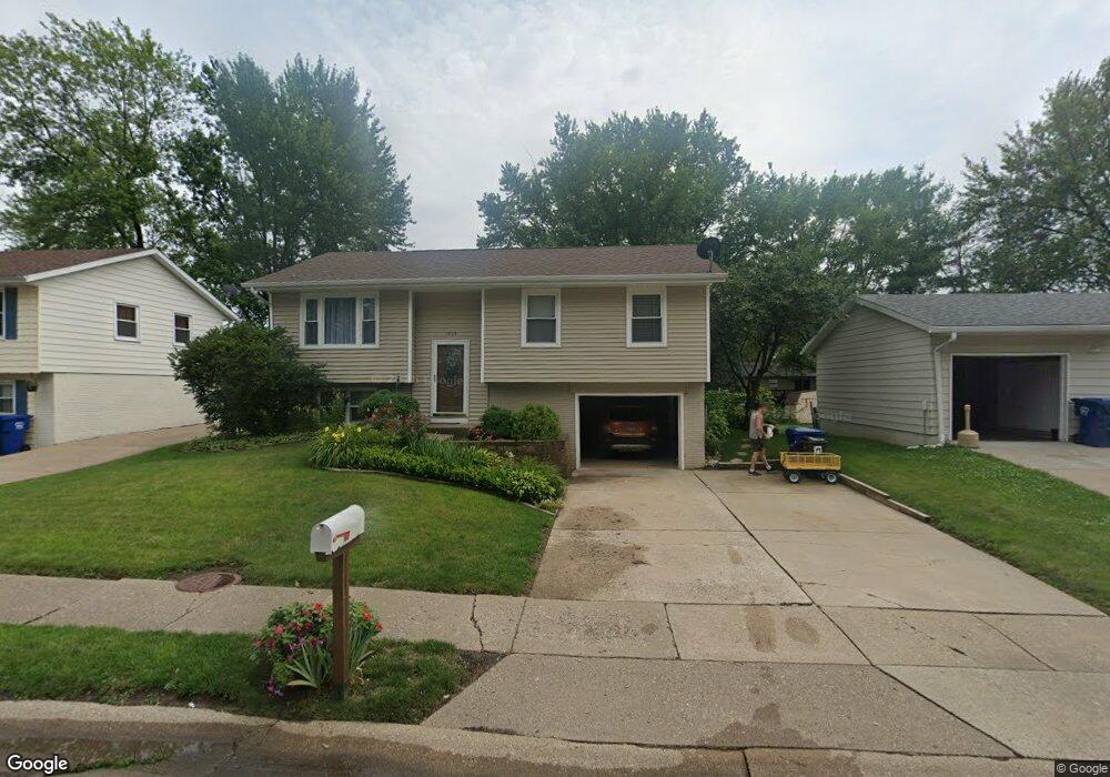 1823 W 55th St, Davenport, IA 52806 - photo 1