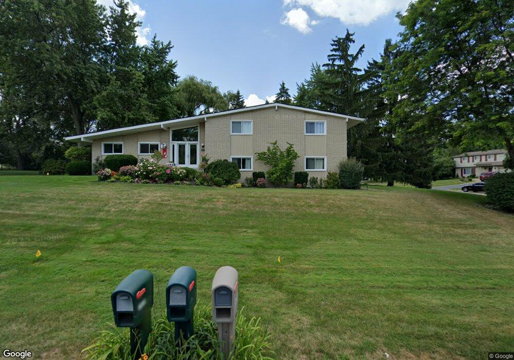 2928 Rambling Way, Bloomfield Hills, MI 48302 - photo 1