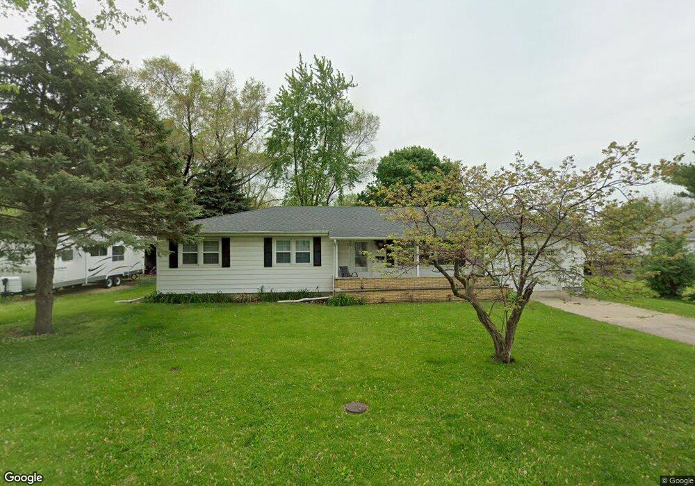 617 Omaha Ave, Lincoln, IL 62656 - photo 1