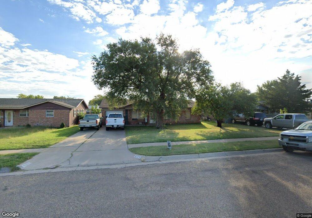 821 Bruce Ave, Dumas, TX 79029 - photo 1