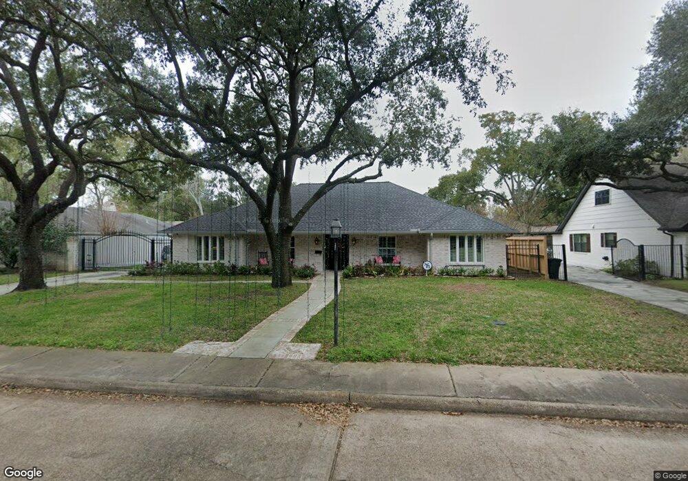 10114 Chevy Chase Dr, Houston, TX 77042 - photo 1