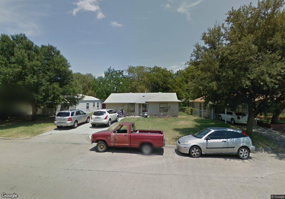 513 Shawnee Trace, Grand Prairie, TX 75051 - photo 1