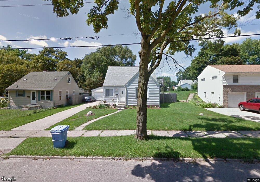 1405 Robertson Ave, Lansing, MI 48915 - photo 1