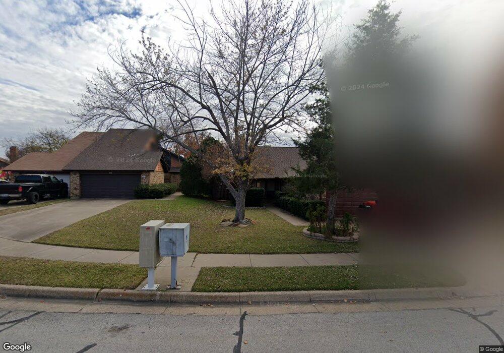 320 Mountain View Ct, Bedford, TX 76021 - photo 1