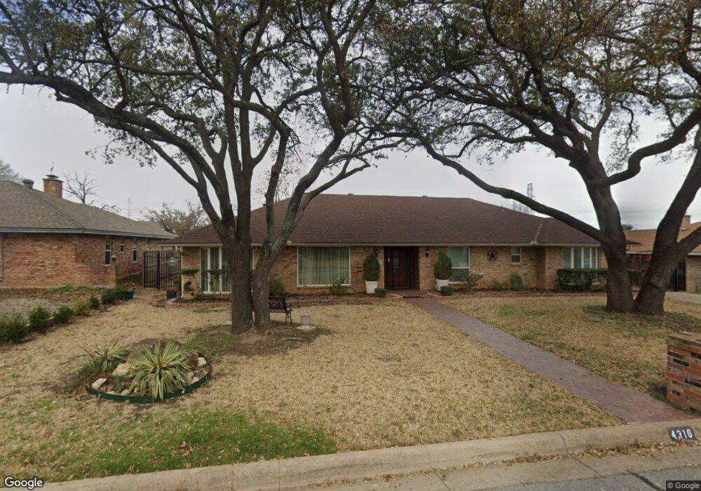 4316 Barcelona Dr, Fort Worth, TX 76133 - photo 1