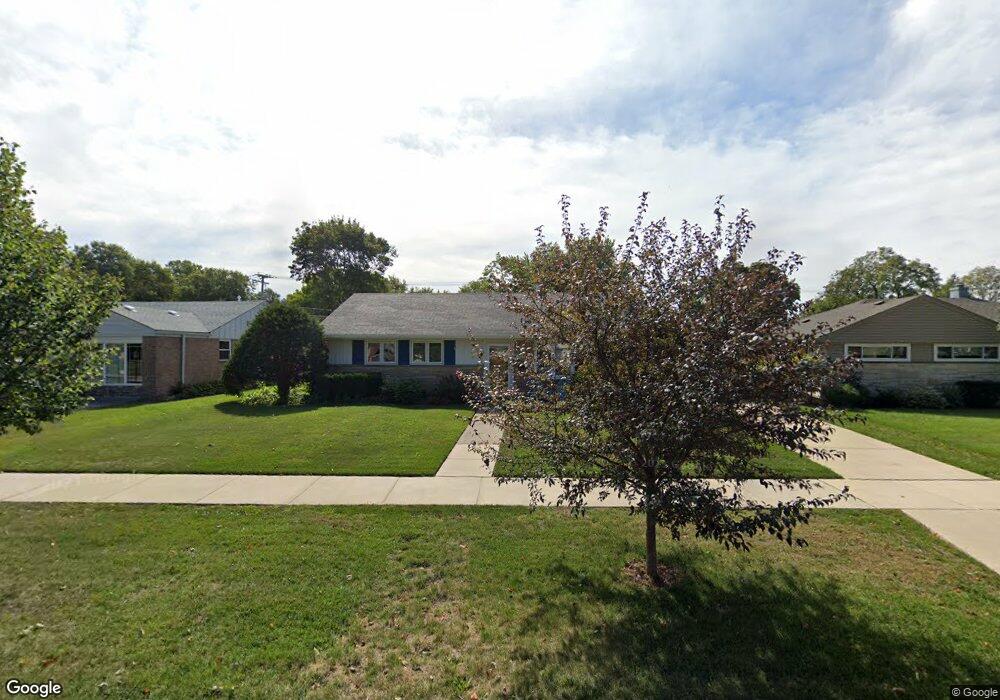 869 Walnut Ct, Des Plaines, IL 60016 - photo 1