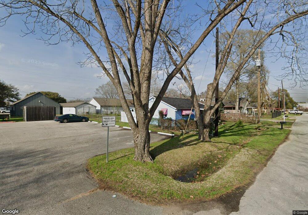 204 Fannin St, Tomball, TX 77375 - photo 1