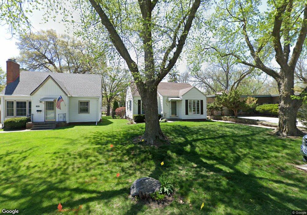 3926 Urbandale Ave, Des Moines, IA 50310 - photo 1