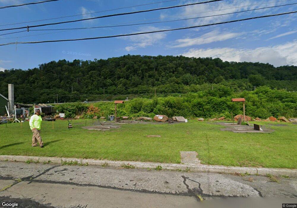 354 N Mill St, Saint Clair, PA 17970 - photo 1