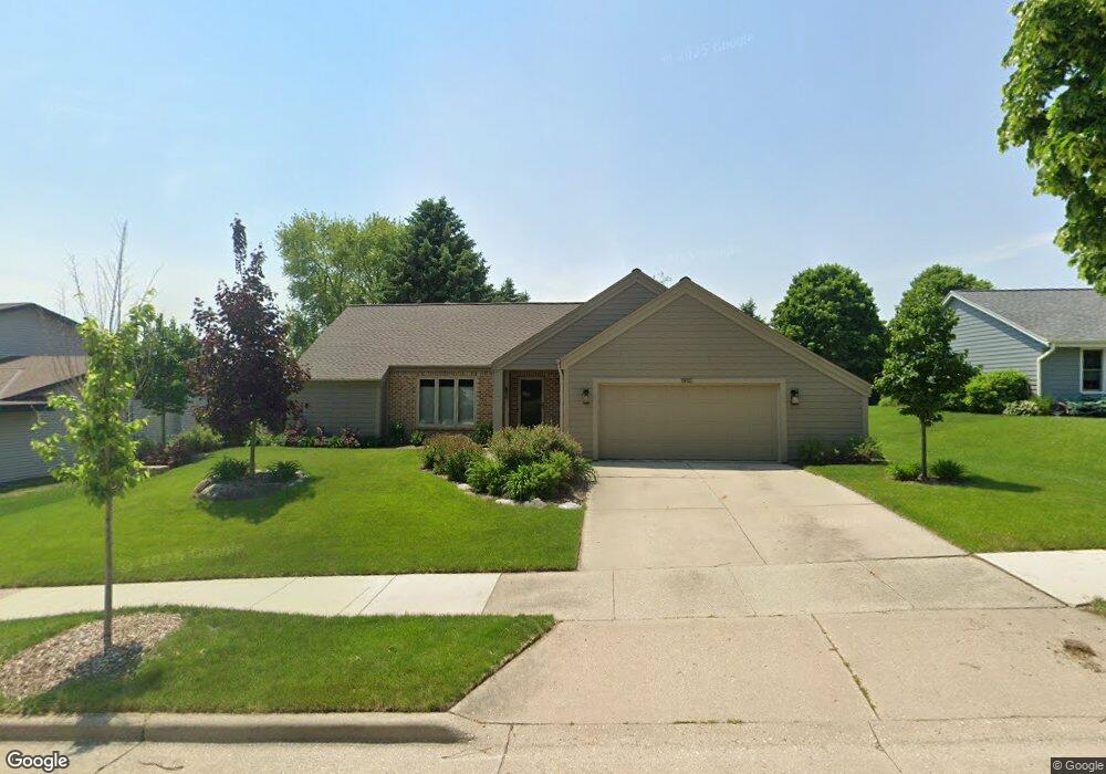 1910 Harvest Ln, Waukesha, WI 53186 - photo 1