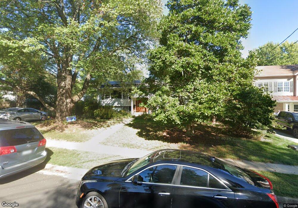 8514 Marquette St, Vienna, VA 22180 - photo 1