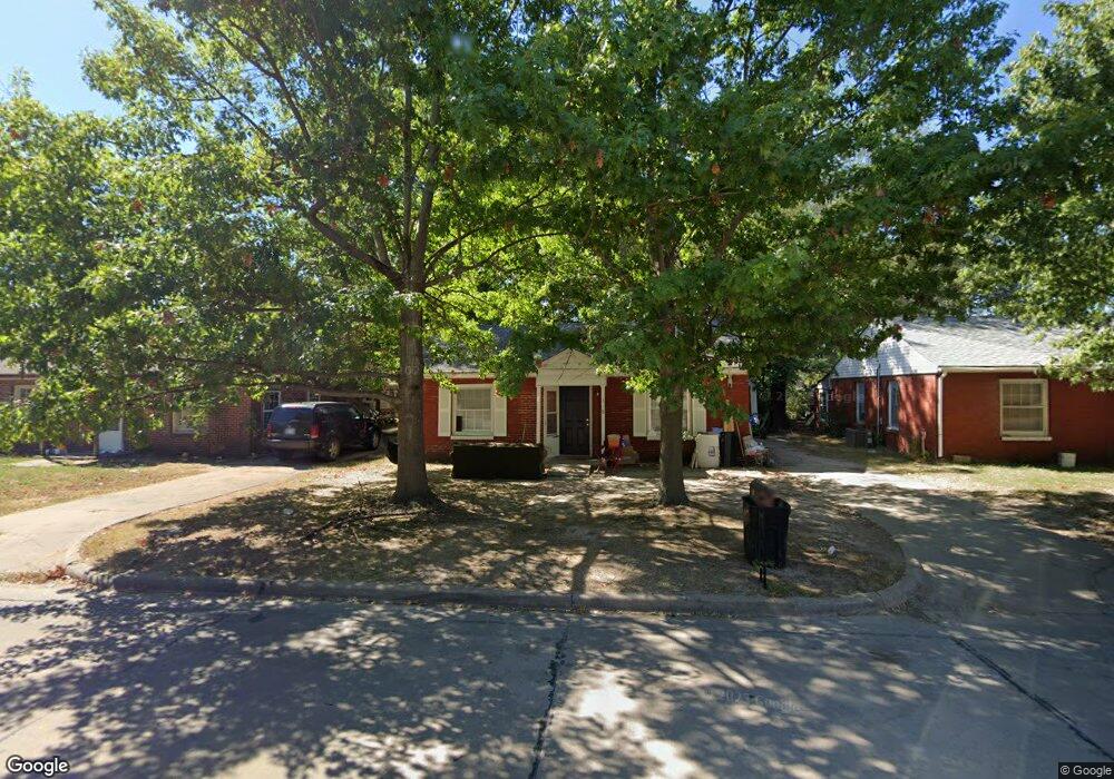 318 N Orphan St, Pryor, OK 74361 - photo 1