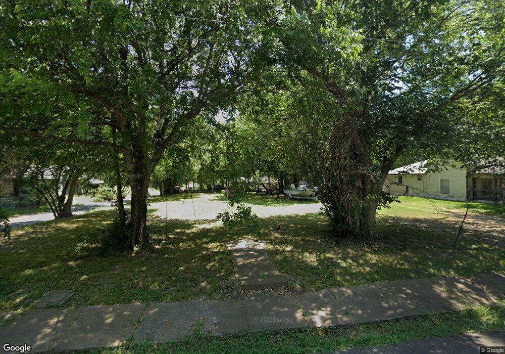 420 E 6th St, Bonham, TX 75418 - photo 1