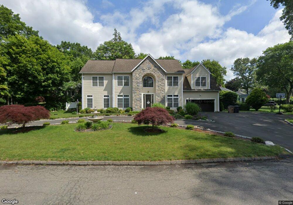 59 Meadowpark Ave E, Stamford, CT 06905 - photo 1