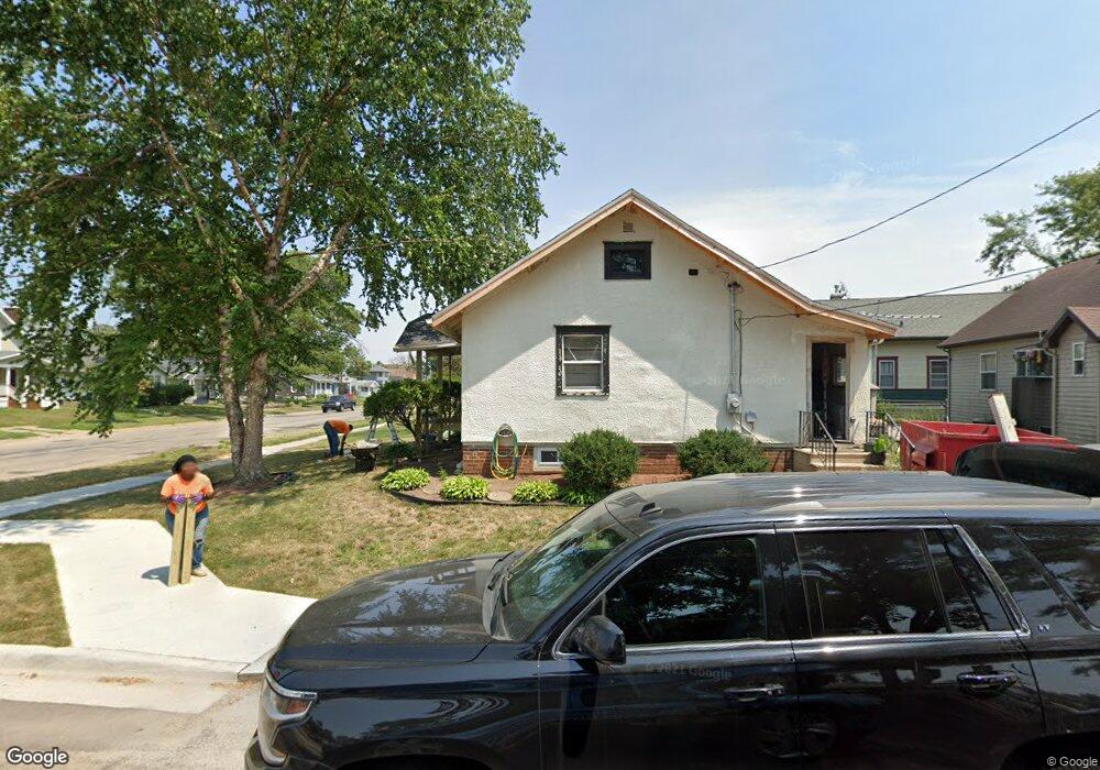 1655 B Ave NW, Cedar Rapids, IA 52405 - photo 1