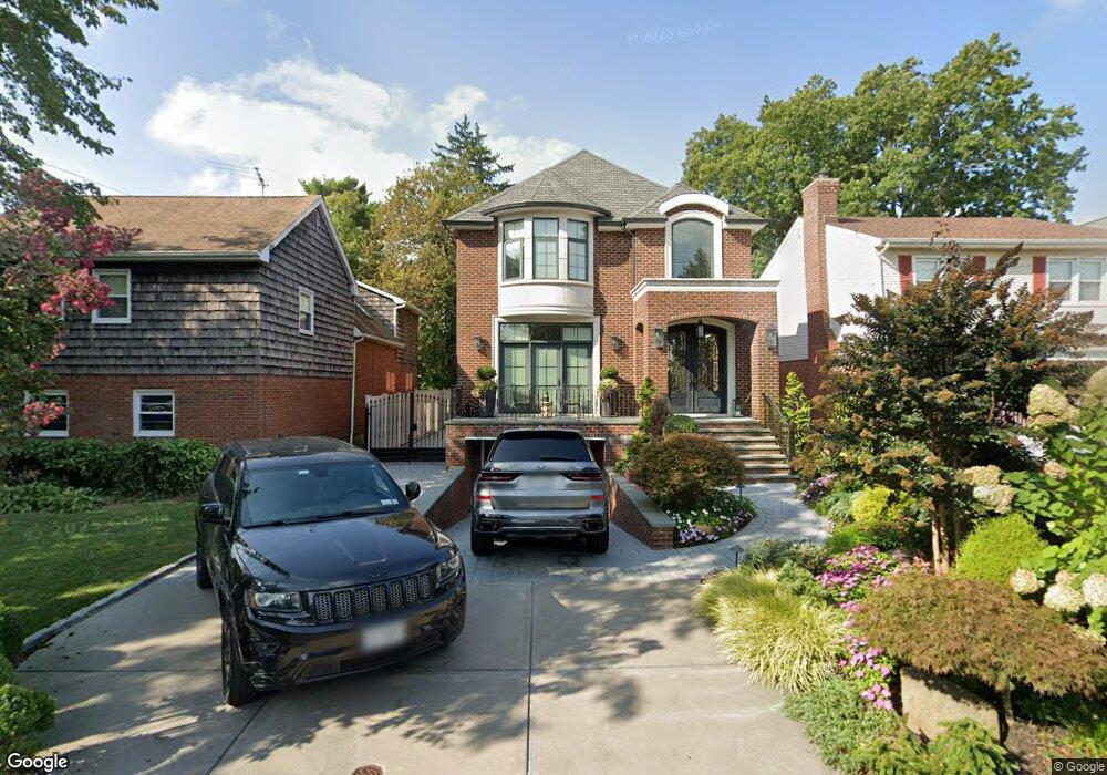 264 149th St, Whitestone, NY 11357 - photo 1