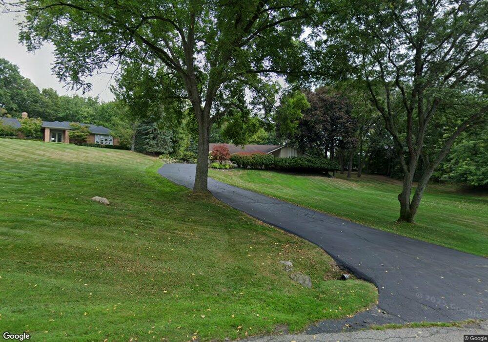 1418 Sodon Lake Dr, Bloomfield Hills, MI 48302 - photo 1