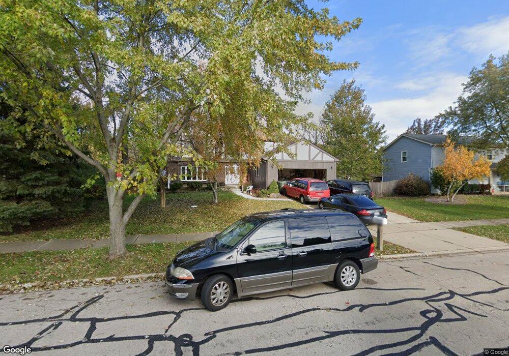 201 Split Oak Rd, Naperville, IL 60565 - photo 1