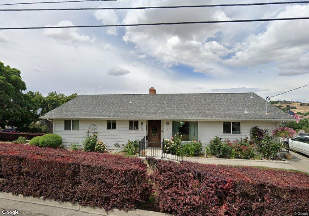 611 SW Isaac Ave, Pendleton, OR 97801 - photo 1