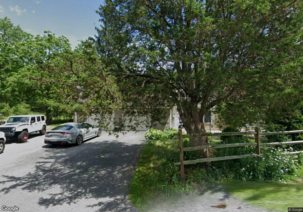 816 Bushkill Dr, Bath, PA 18014 - photo 1