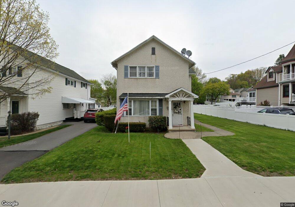 228 Main St, Peckville, PA 18452 - photo 1