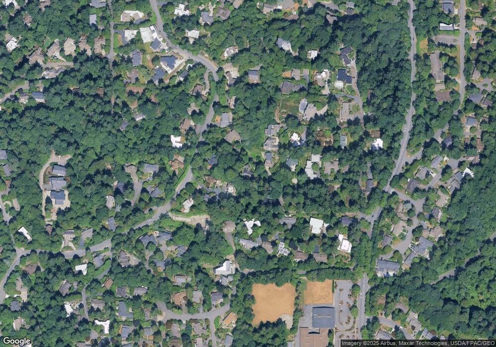 5216 W Mercer Way, Mercer Island, WA 98040 - photo 1