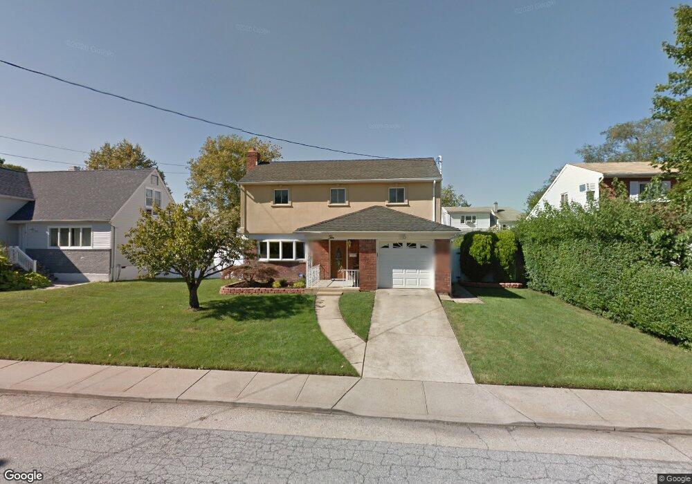 10 Davison Place, Freeport, NY 11520 - photo 1