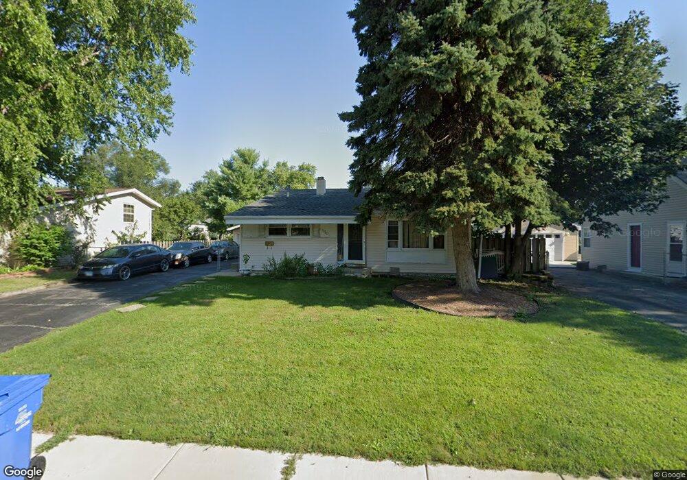 110 Del Rio Rd, Carpentersville, IL 60110 - photo 1