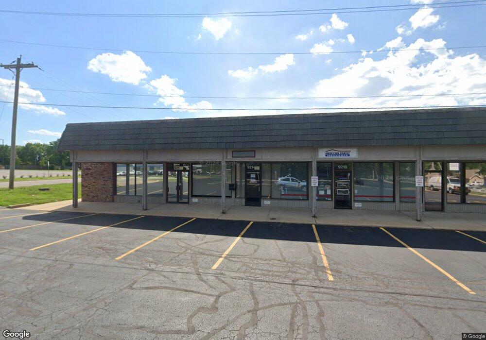 921 SW 37th St, Topeka, KS 66611 - photo 1