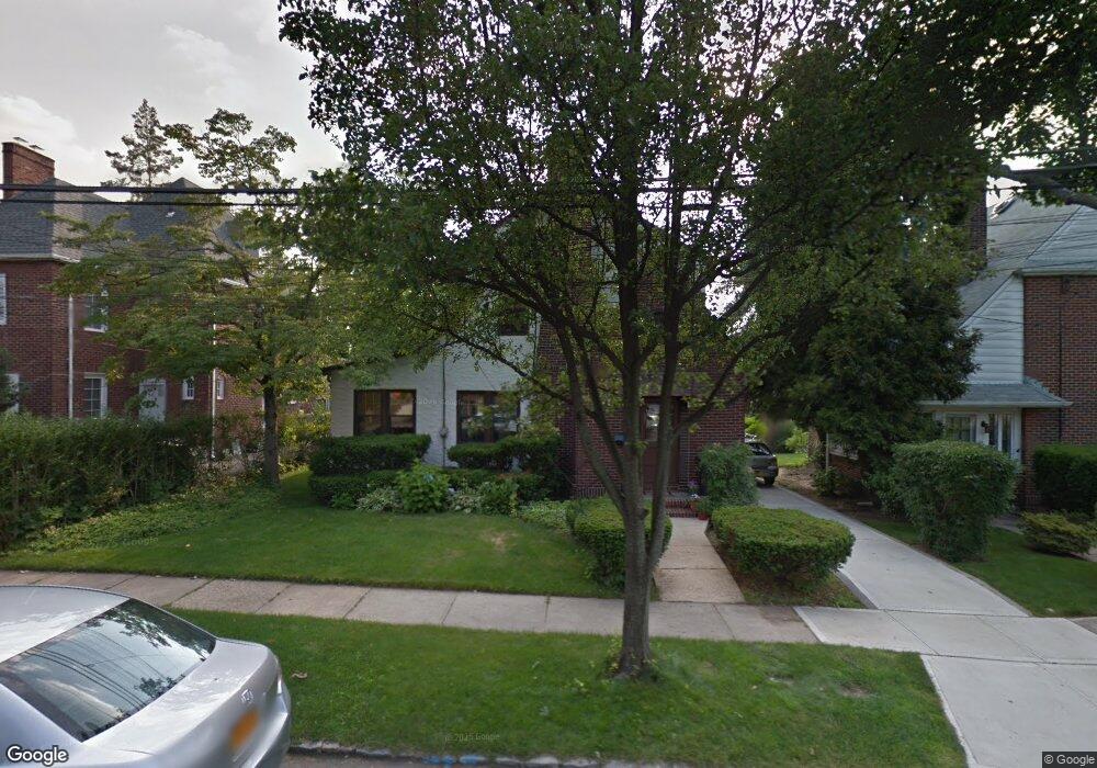 44 Essex Rd, Great Neck, NY 11023 - photo 1