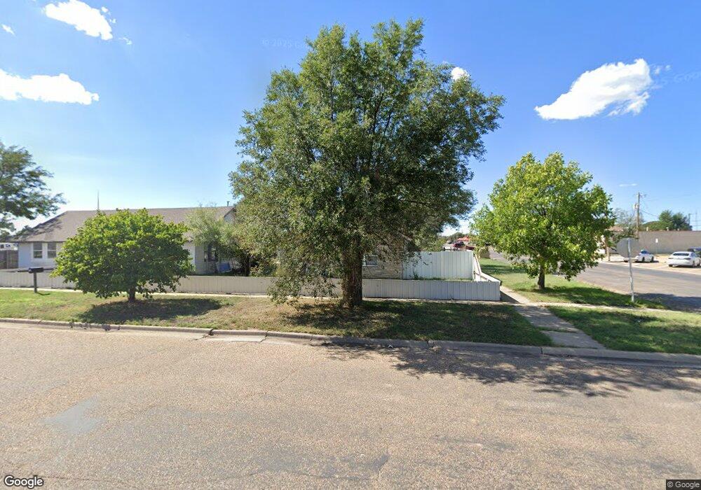 302 S Meredith Ave, Dumas, TX 79029 - photo 1