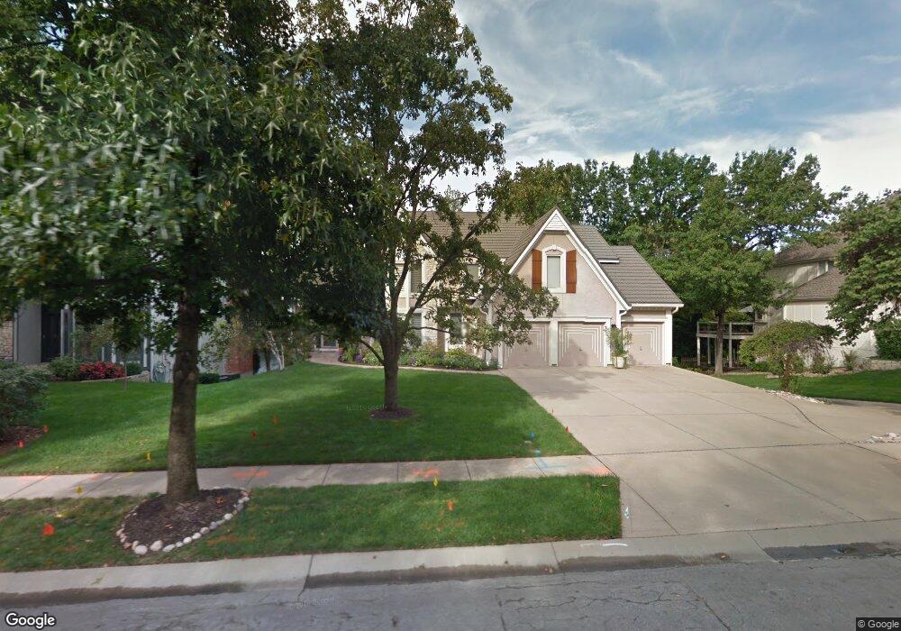 7700 Oakview Ln, Shawnee, KS 66216 - photo 1