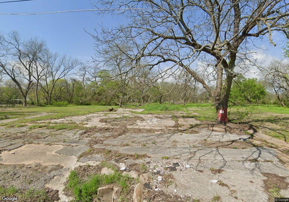 515 S Main St, Bonham, TX 75418 - photo 1