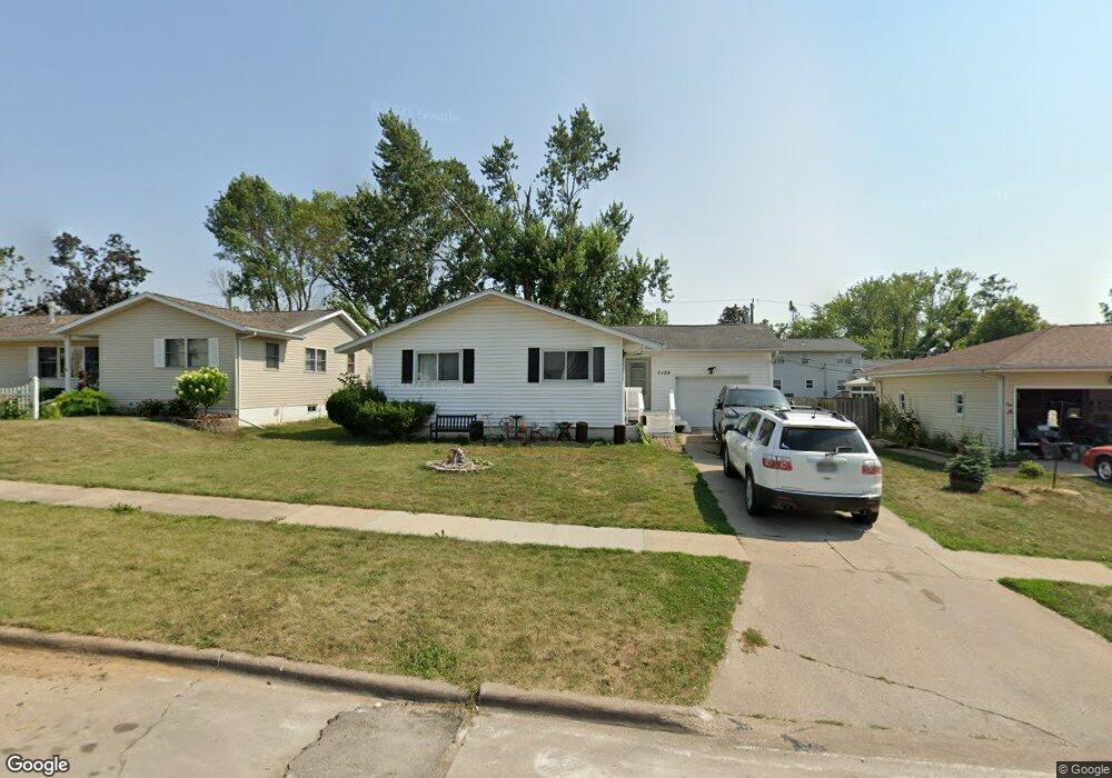 3109 Sue Ln NW, Cedar Rapids, IA 52405 - photo 1