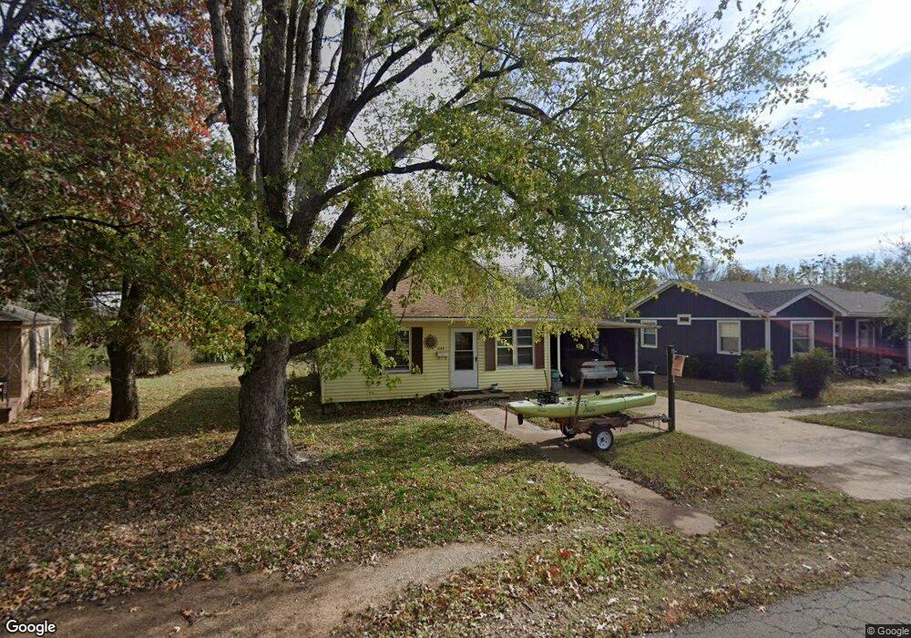 407 N Vine Ave, Cleveland, OK 74020 - photo 1