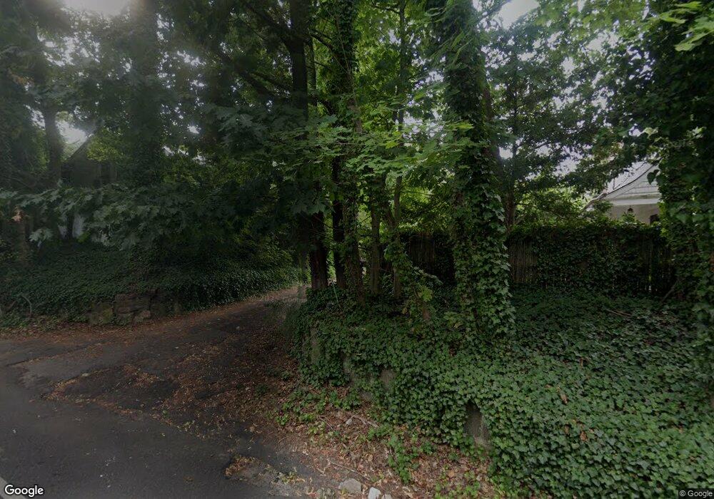 79 Crescent Beach Rd unit East, Glen Cove, NY 11542 - photo 1