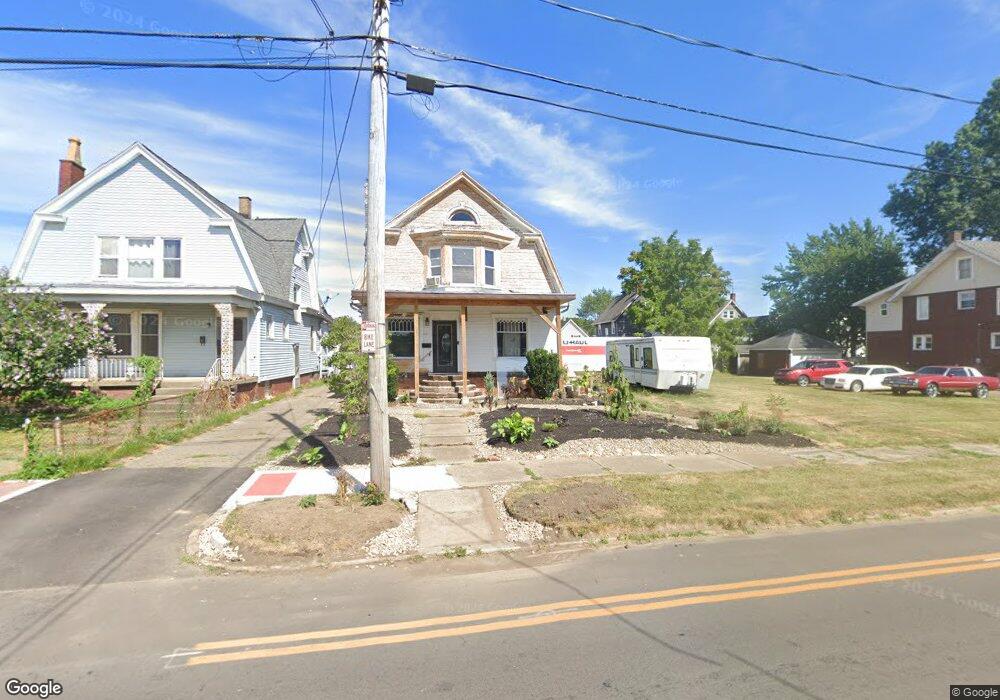 1032 Walnut Ave NE, Canton, OH 44704 - photo 1