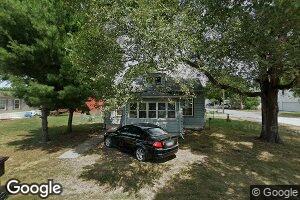 1011 E 7th St, Beardstown, IL 62618