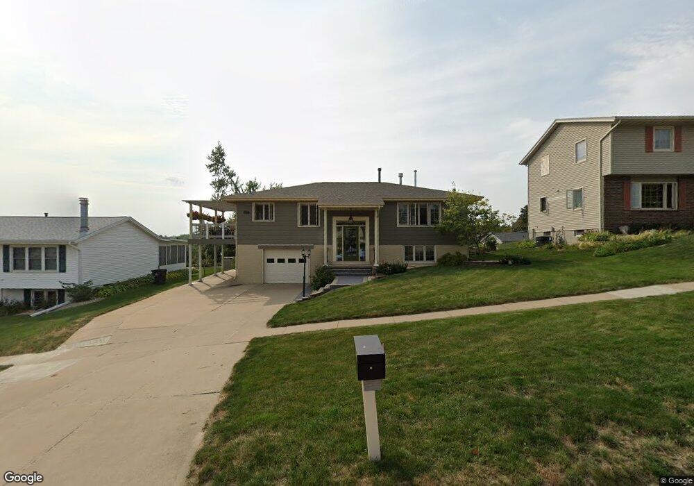 1708 26th St NW, Cedar Rapids, IA 52405 - photo 1