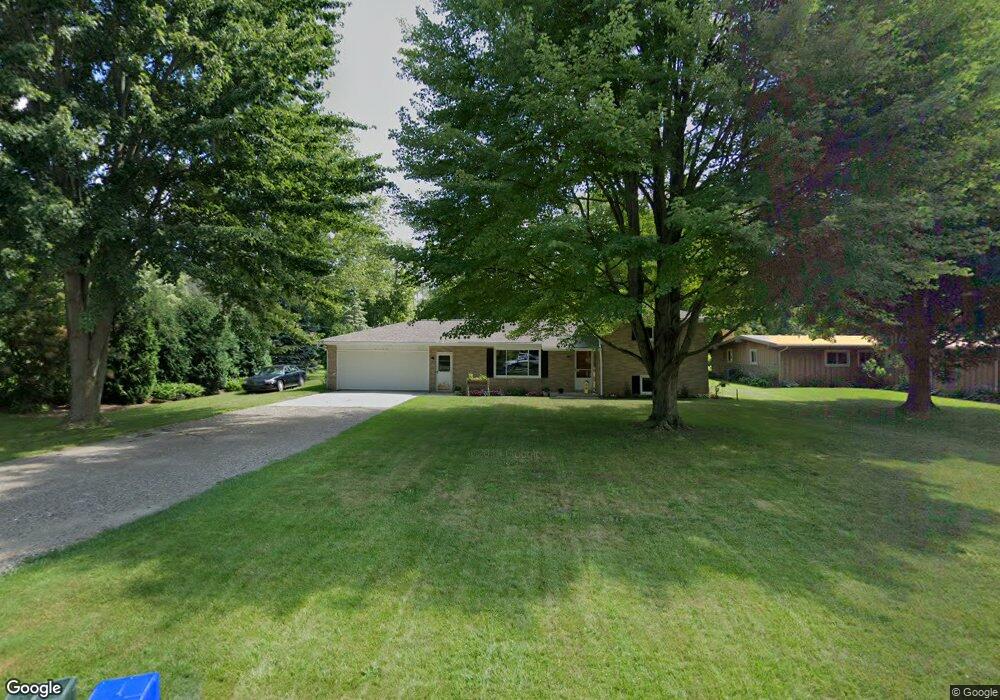 6149 Maple Rd, Frankenmuth, MI 48734 - photo 1