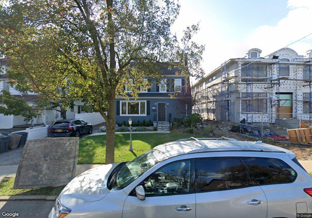 71 Grove Ave, Cedarhurst, NY 11516 - photo 1
