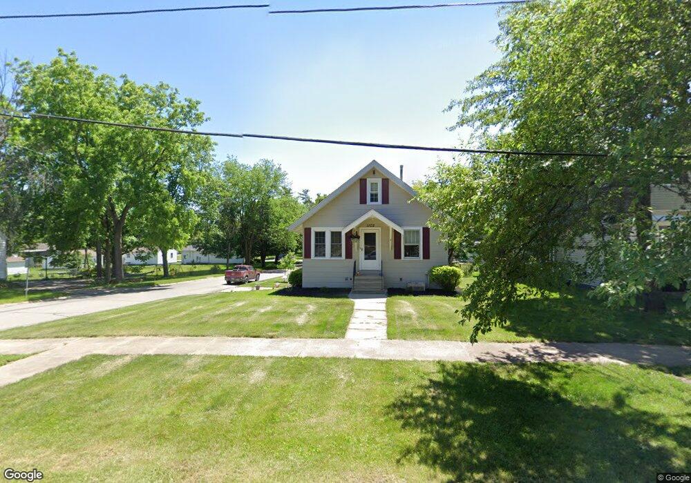 1102 W 3rd St, Cedar Falls, IA 50613 - photo 1