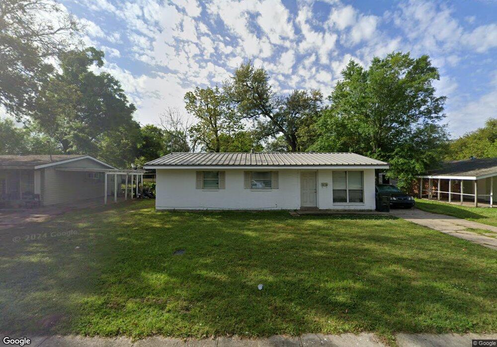 1608 Clover Dr, Lake Charles, LA 70607 - photo 1