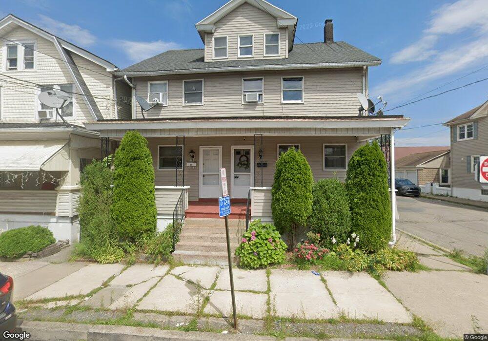 561 Lincoln St, Hazleton, PA 18201 - photo 1