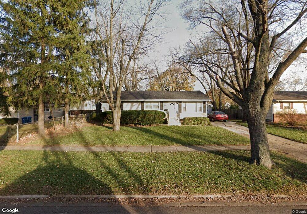 637 N Edgelawn Dr, Aurora, IL 60506 - photo 1