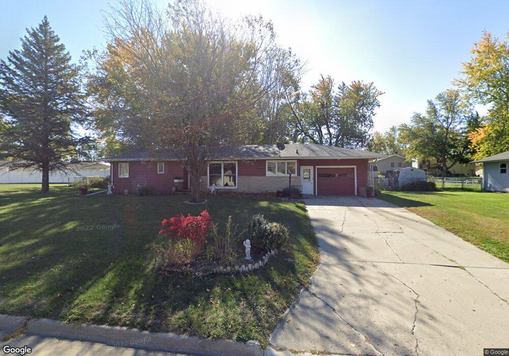 1305 S 8th Ave E, Newton, IA 50208 - photo 1