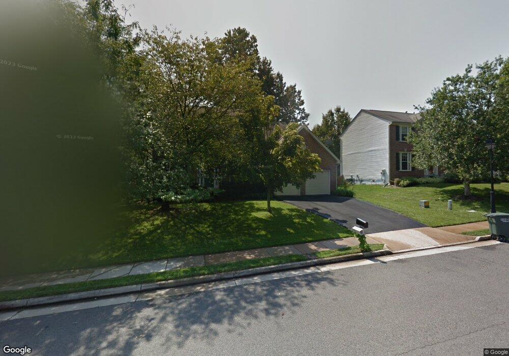 9361 Braymore Cir, Fairfax Station, VA 22039 - photo 1